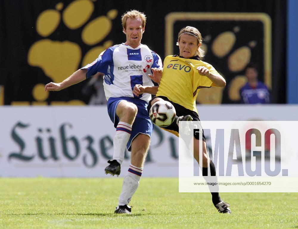 Kim Madsen Rostock li gegen Regis Dorn Offenbach Fußball 2 BL