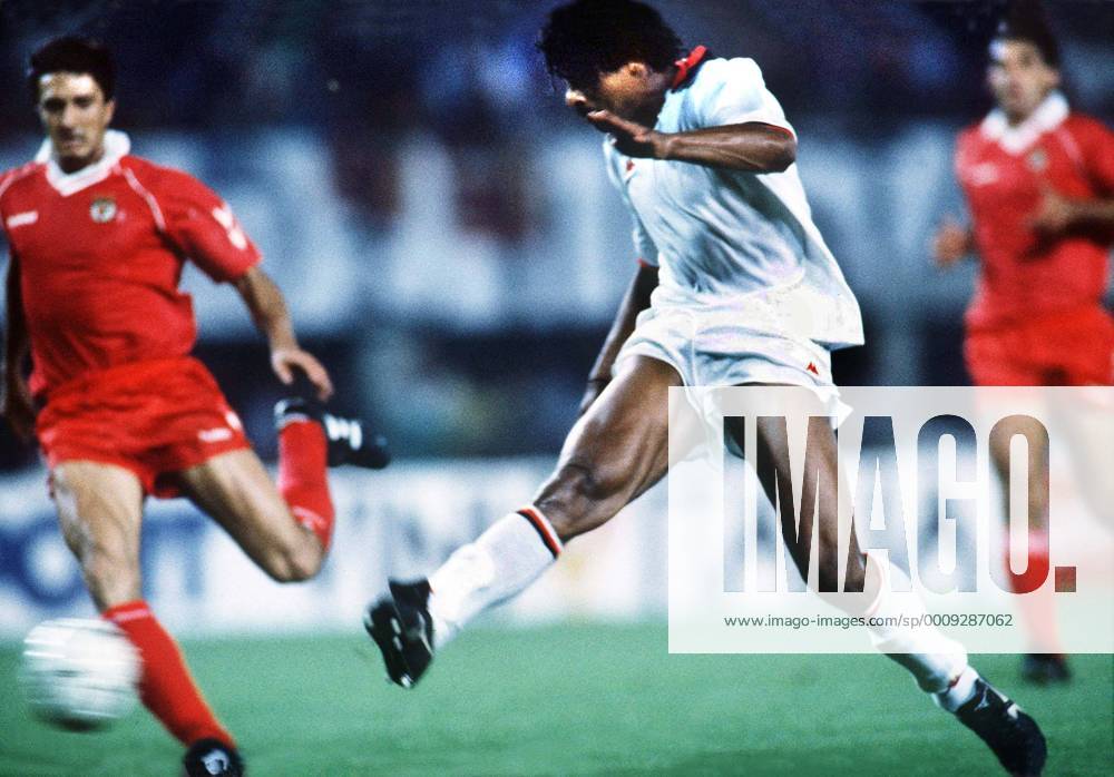 Frank Rijkaard Scores The Winning Goal For Ac Milan Ac Milan V Benfica