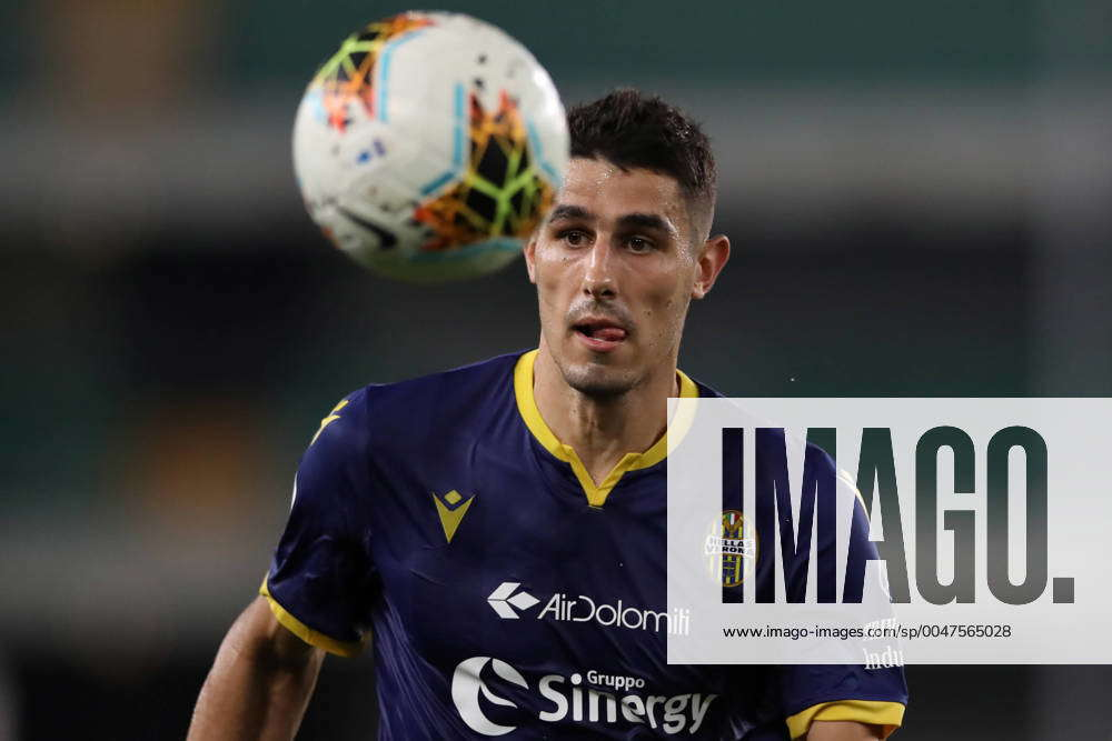 Hellas Verona S Italian Defender David Faraoni Focuses On The Ball