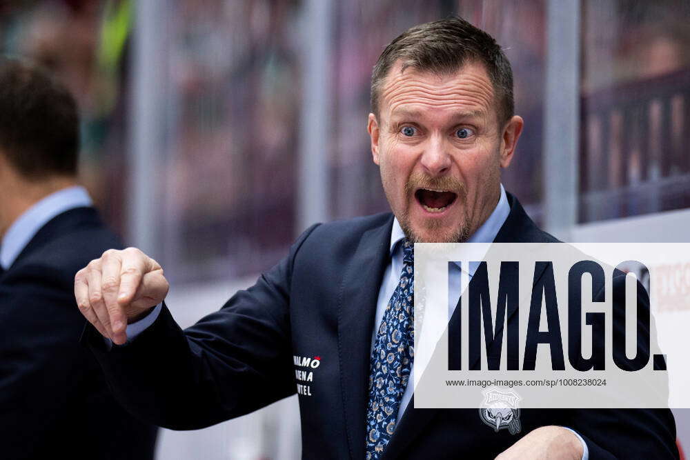 211125 Malmö Redhawks coach Joakim Fagervall during the ice hockey