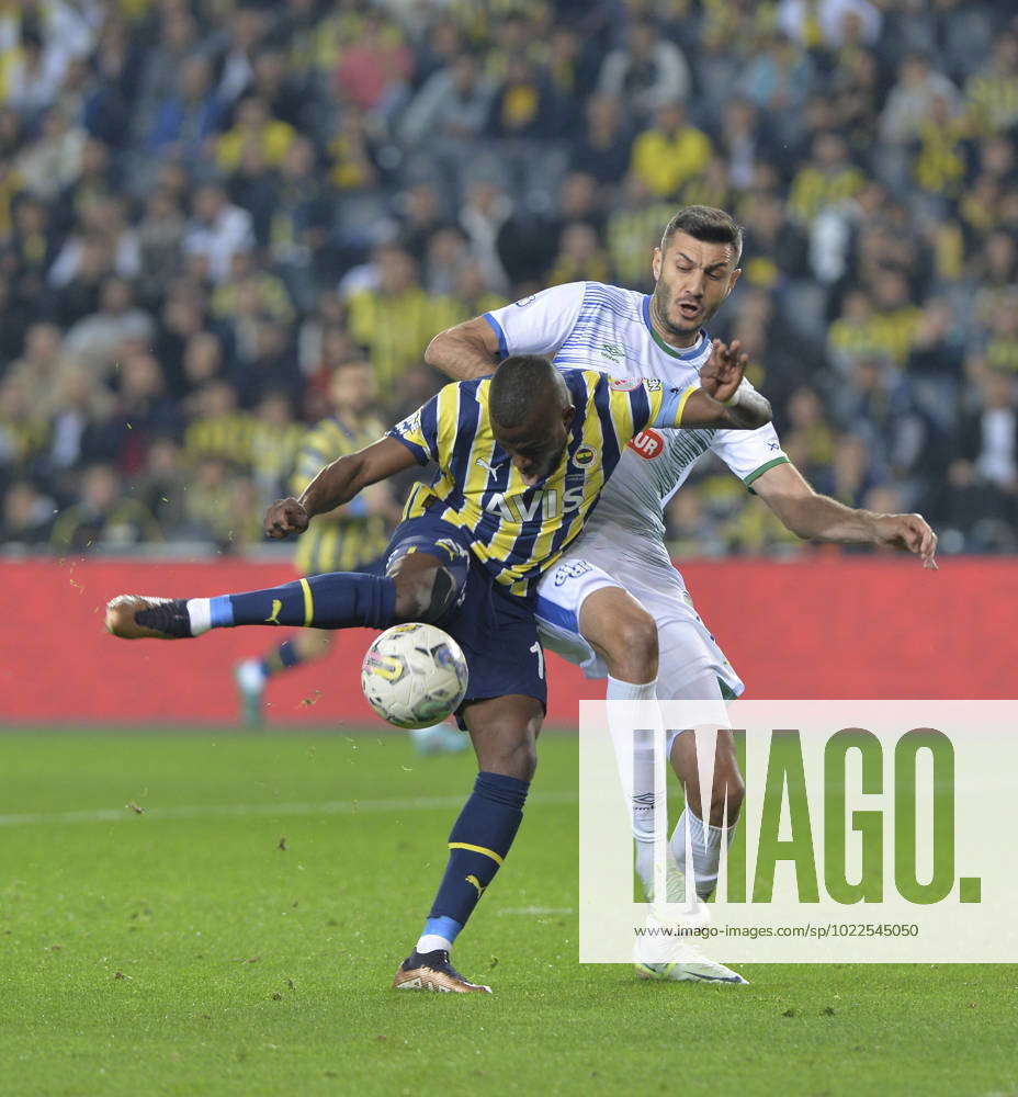 Enner Valencia 13 Of Fenerbahce And Sinan Osmanoglu 18 Of Caykur