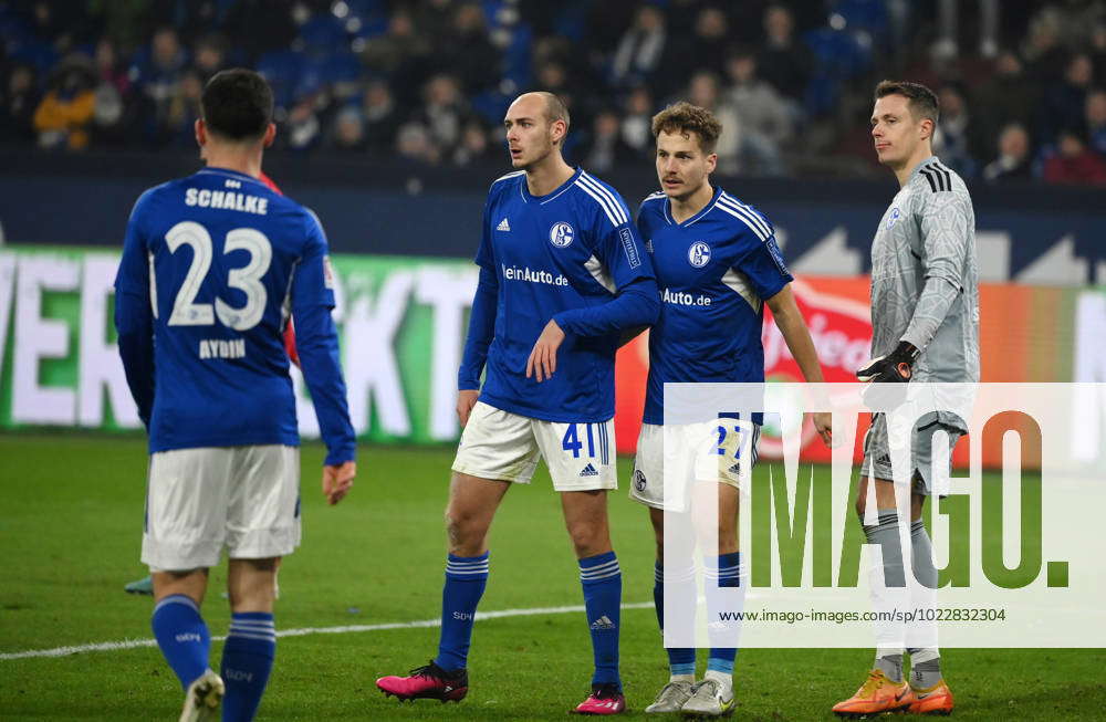 V Re Goalkeeper Alexander Schwolow Schalke Cedric Brunner