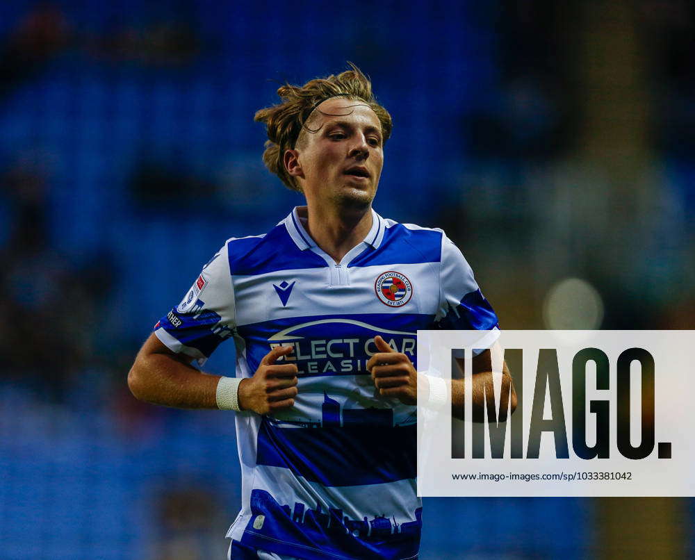 Reading V Cheltenham Town Sky Bet League 1 Charlie Savage Of Reading