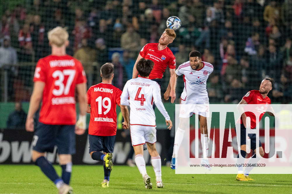 Mathias Fetsch 11 SpVgg Unterhaching Header Jamil Siebert 20 Fortuna