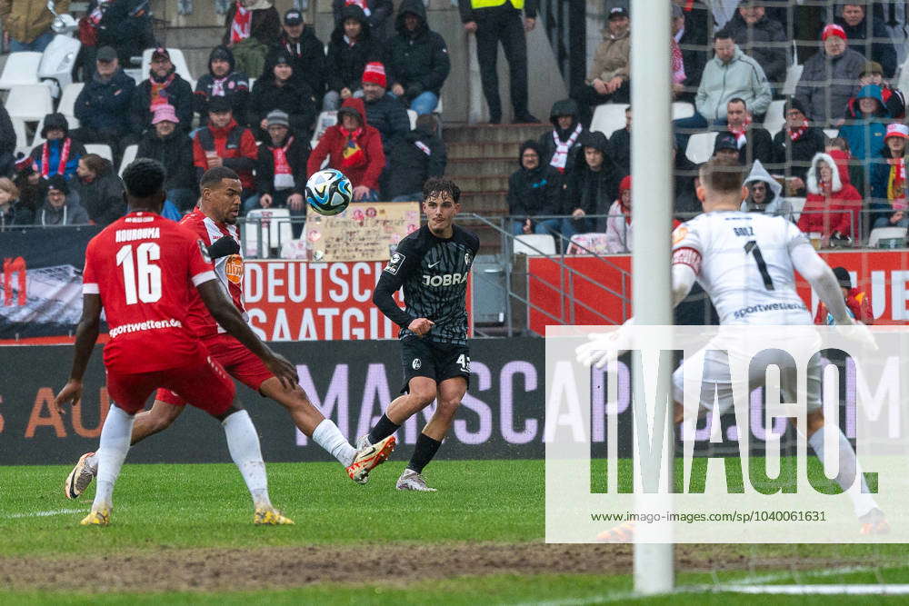 Cross By Luca Marino Sc Freiburg Ii Ger Rot Weiss Essen Vs Sc