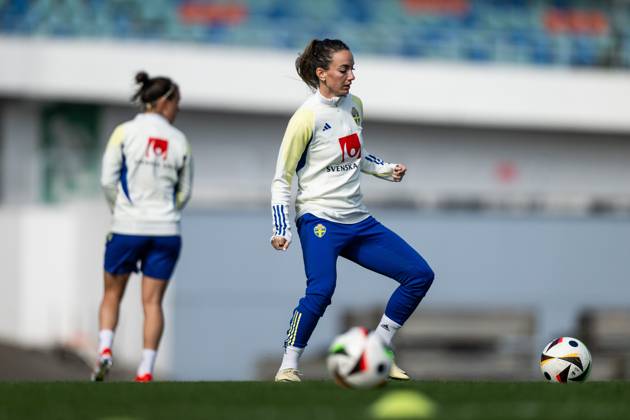 191105 Kosovare Asllani Of The Swedish Womens National Football Team At