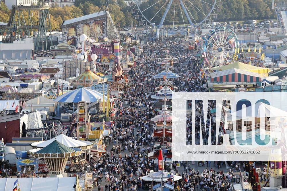 Buntes Treiben W Hrend Des Oktoberfests In M Nchen