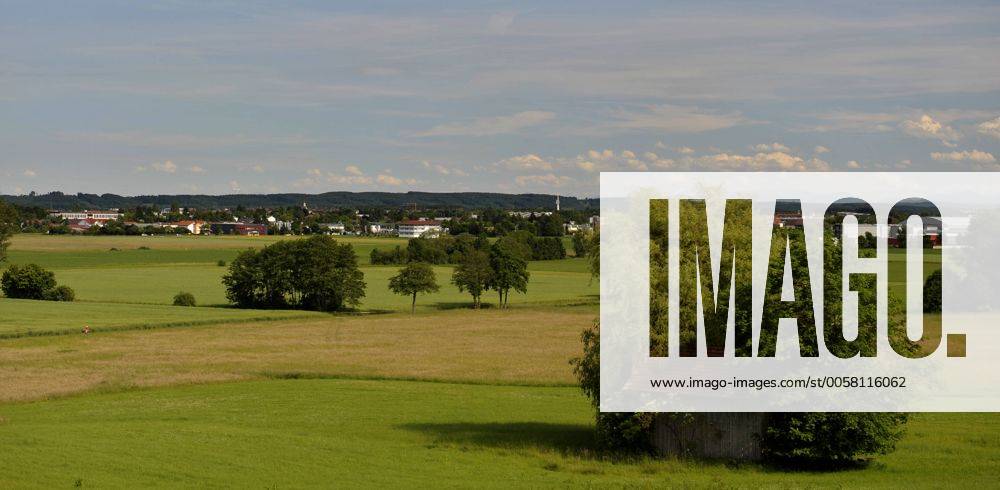 15 06 2012 Landschaft im Unterallgäu Blick auf Bad Wörishofen mit der