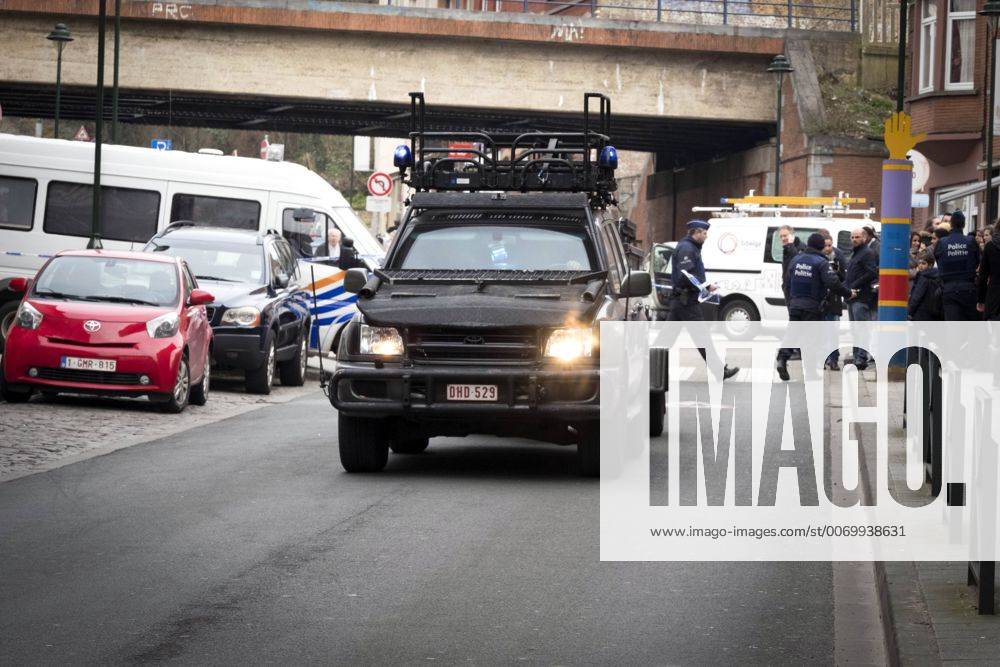 Schüsse bei Polizei Razzia in Brüssel Police and special forces members