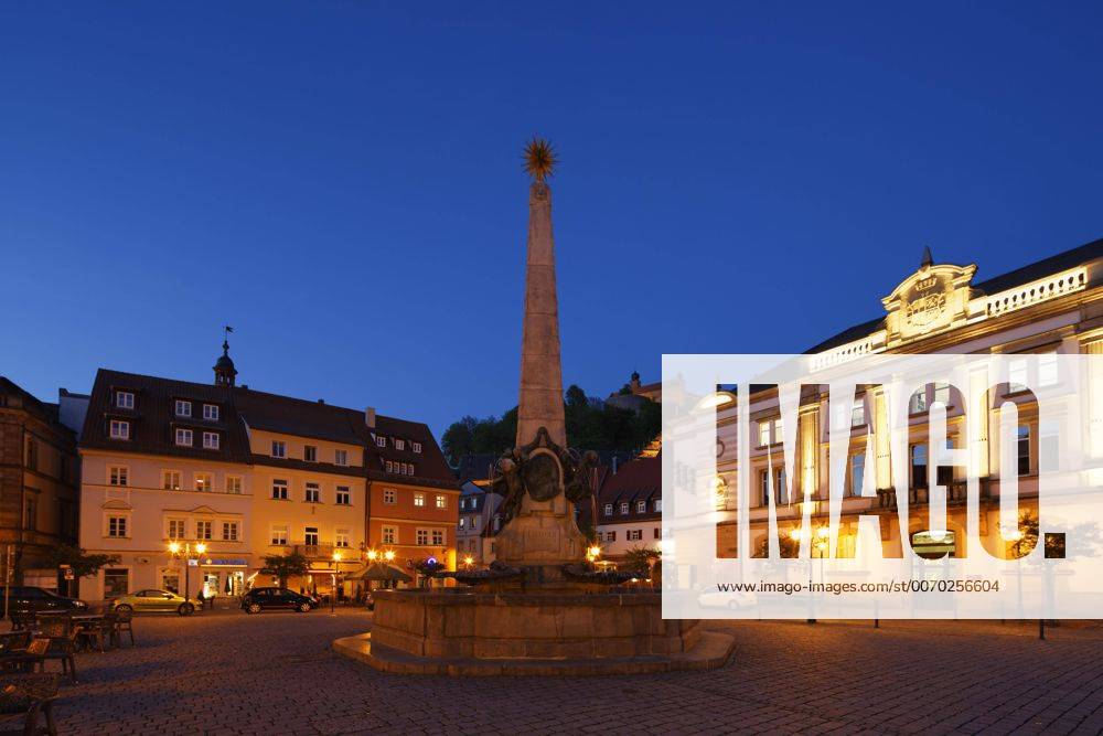 Luitpoldbrunnen Am Marktplatz Kulmbach Oberfranken Franken Bayern