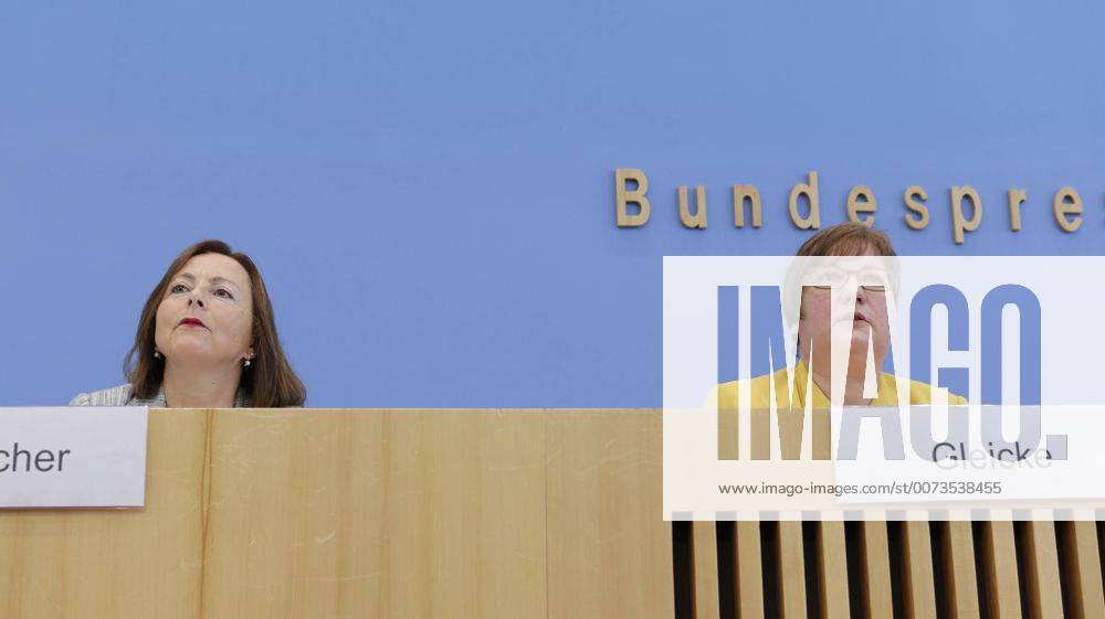 Berlin Bundespressekonferenz Thema Vorstellung Des Jahresberichts