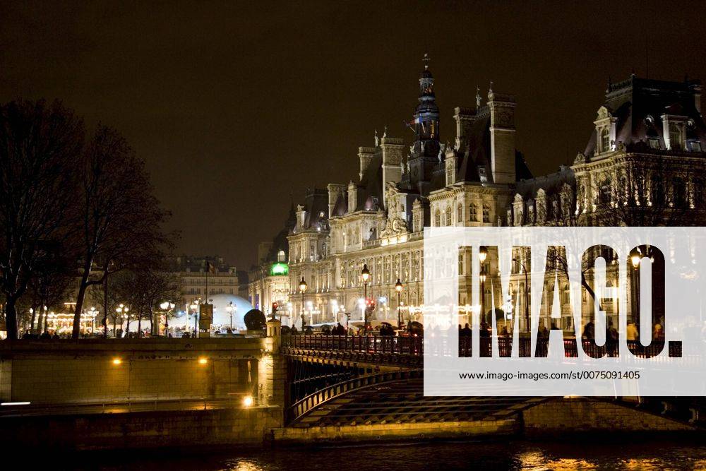 H Tel De Ville By River Seine Paris France