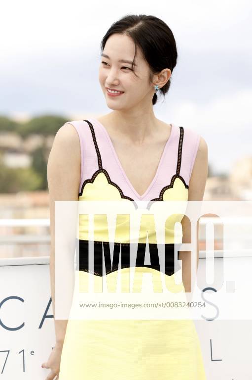 Jong Seo Jeon At The Burning Beoning Photocall During The St Cannes Film Festival At The Palais