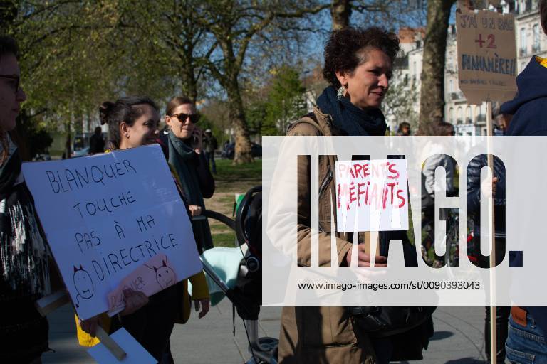 Professeurs Et Parents D Eleves Dans Les Rues De Nantes Contre La Loi