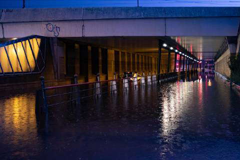 Stormy weather Two cars remain in full underpass stec Tief Jörn causes