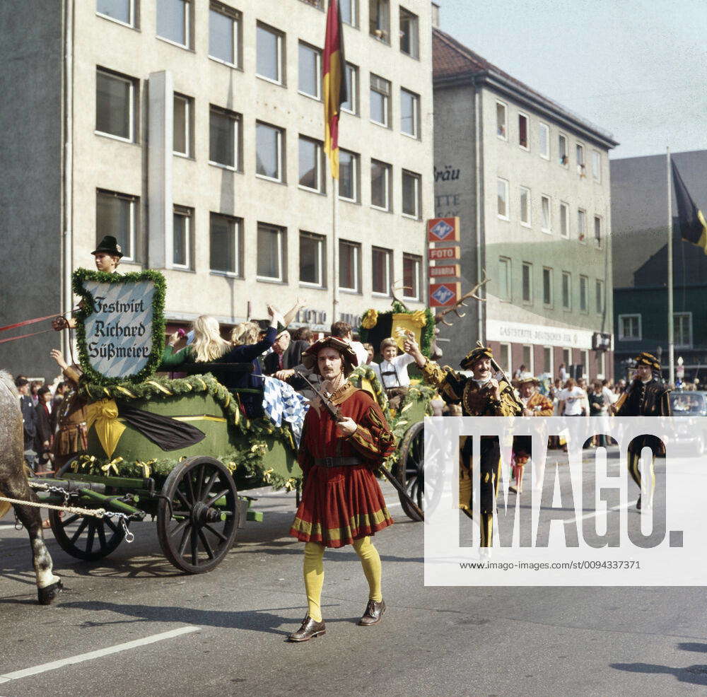 Oktoberfest M Nchen Festwirt Richard S Meier Beim Einzug Der