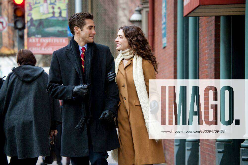 Jake Gyllenhaal Anne Hathaway Characters Jamie Randall Maggie Murdock Film Love And Other Drugs