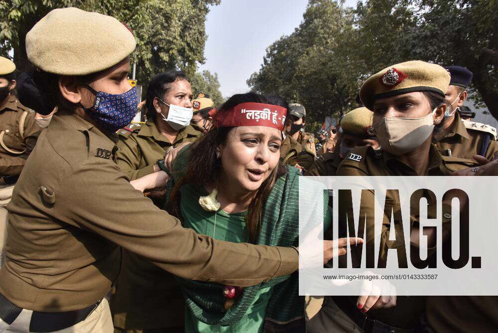 NEW DELHI INDIA NOVEMBER 30 Security Personnel Detain All India