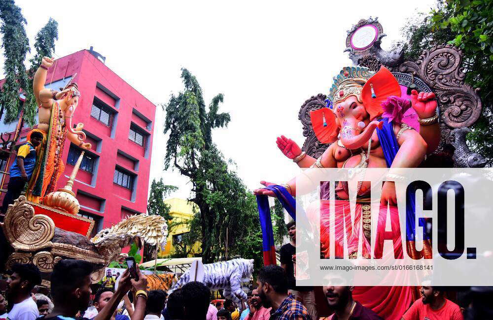 Mumbai India August Devotees Carry Idols Of Elephant Headed Hindu