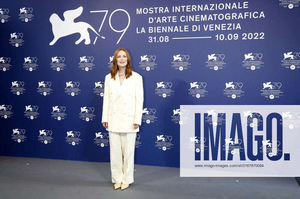 Julianne Moore At The International Jury Photocall At The Biennale Di