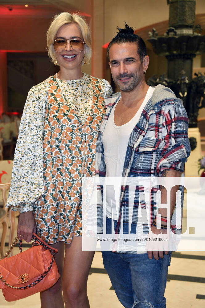 Verena Kerth Und Marc Terenzi Bei Der Anja Gockel Fashion Show S23 Move