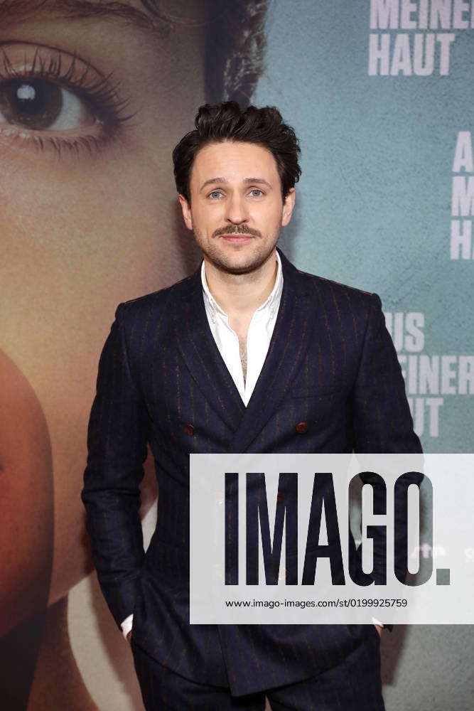 Dimitrij Schaad Bei Der Film Premiere Von Aus Meiner Haut Am 18 01 2023