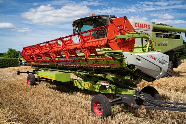 Grain Harvesting Dismantling A Cutterbar From The Combine Harvester For