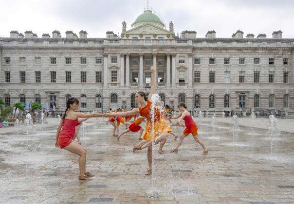 Dancers From Shobana Jeyasingh Dance Rehearsing In The Fountains