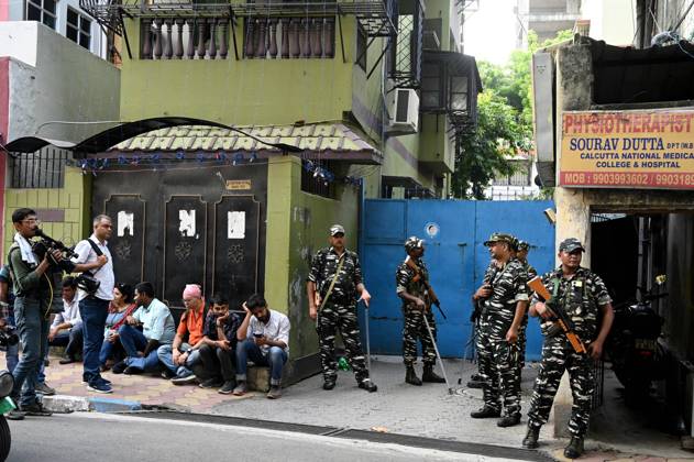 KOLKATA INDIA OCTOBER 8 Central Security Personnel During A Central