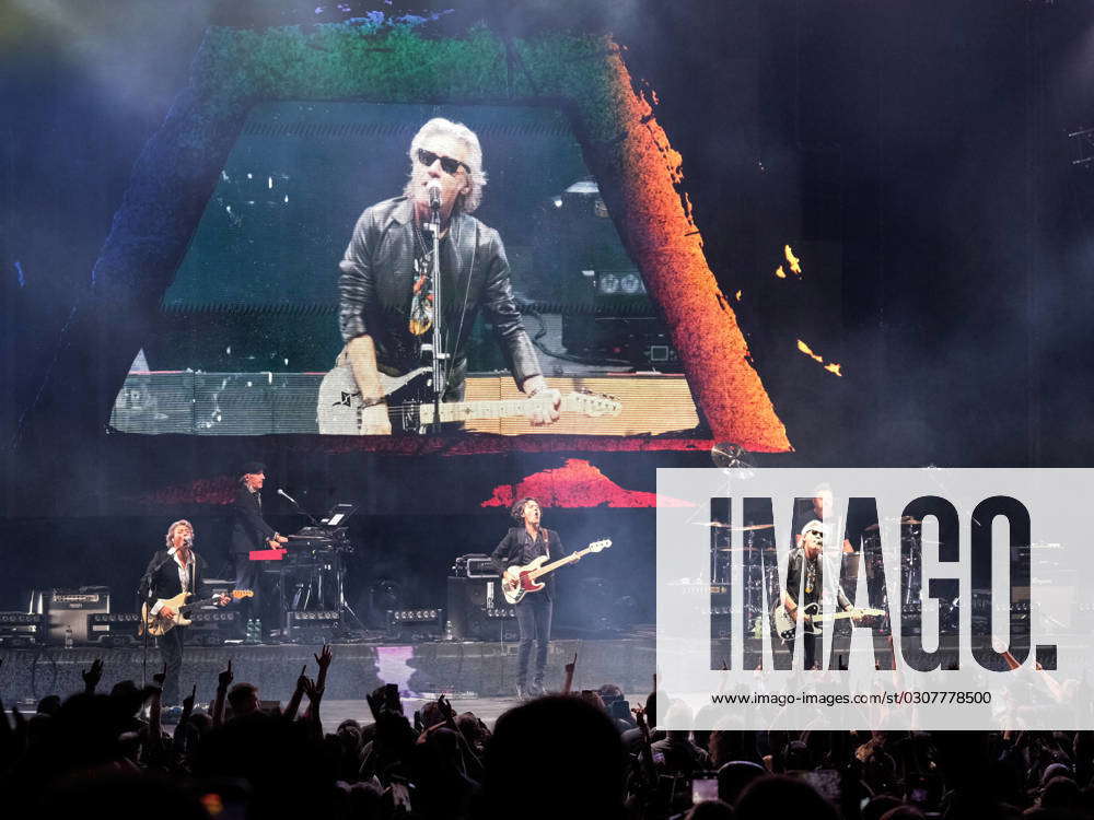 Luciano Ligabue During Luciano Ligabue Dedicato A Noi Indoor Tour