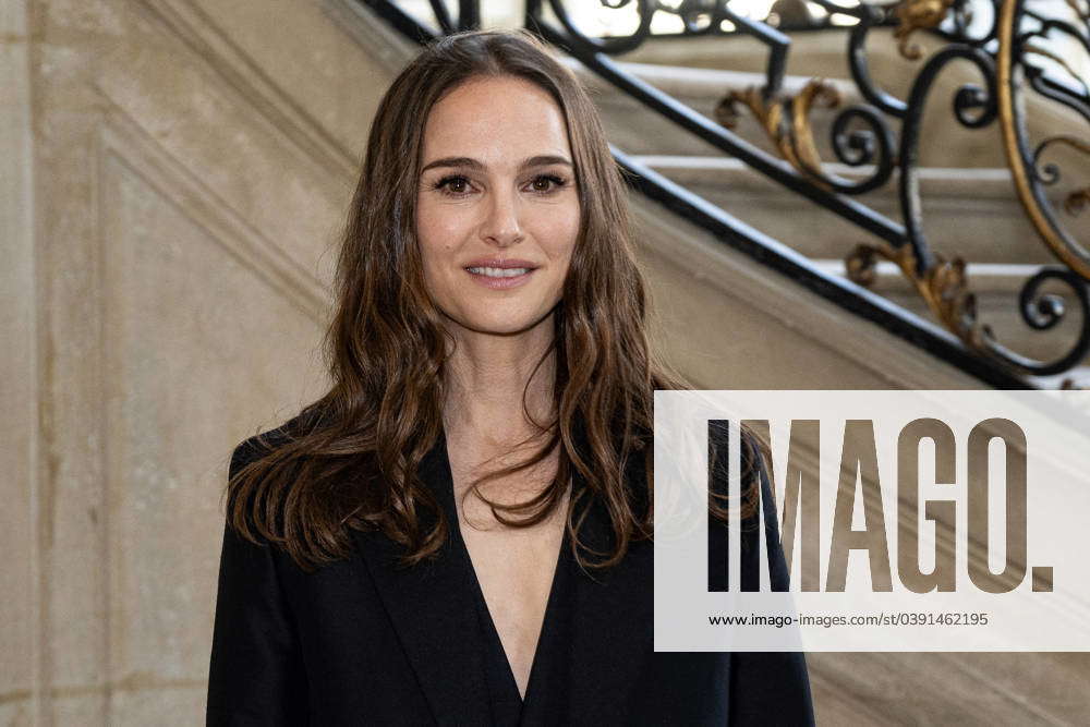 Pfw Dior Photocall Natalie Portman Attends The Christian Dior Haute