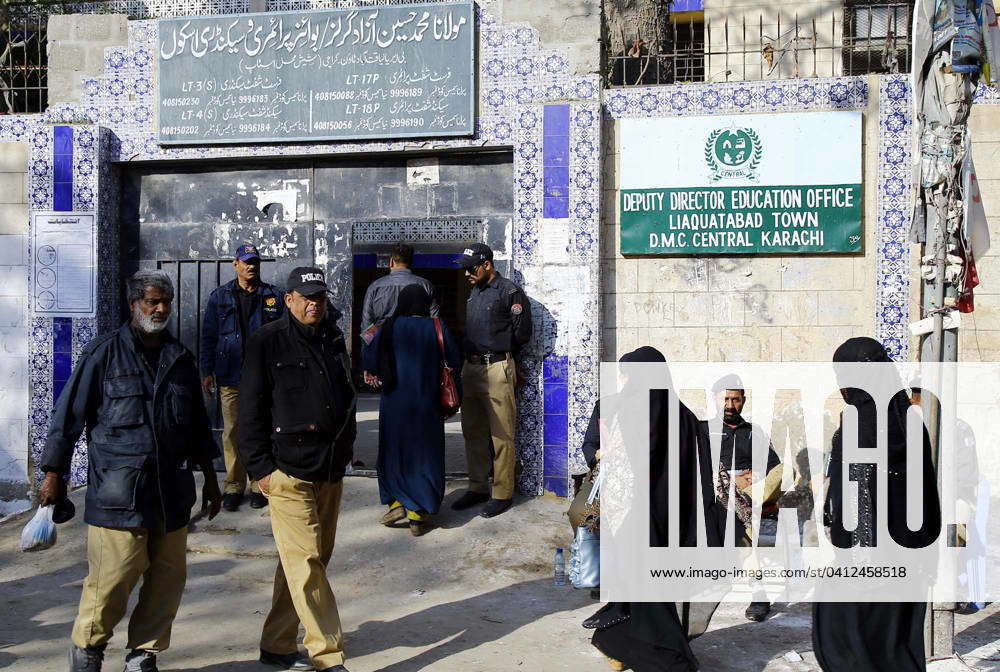 KARACHI PAKISTAN FEB 08 Security Officials Are Standing High Alert