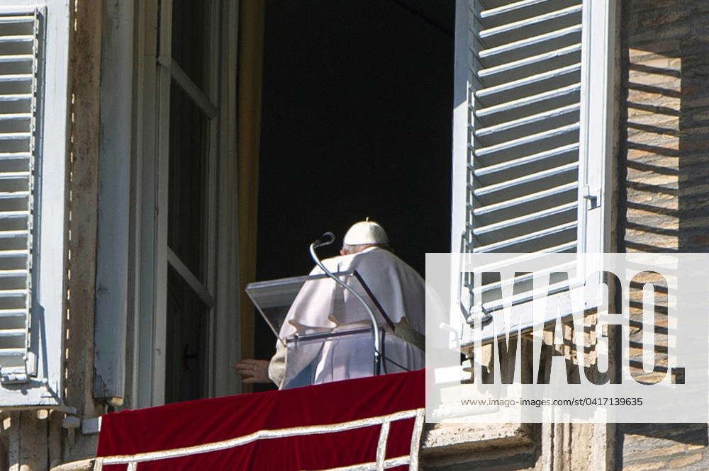 ITALY POPE FRANCIS DELIVERS HIS BLESSING TO THE FAITHFUL DURING THE