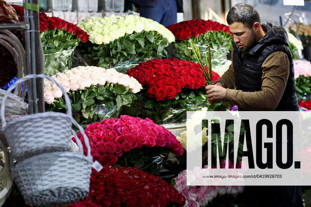 RUSSIA MOSCOW MARCH 7 2024 Flowers Are For Sale At The Rizhsky