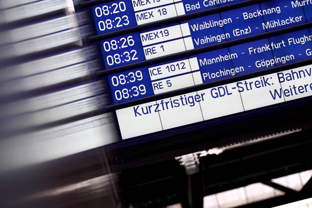 A Display Board At Stuttgart Central Station Indicates A Short Term GDL