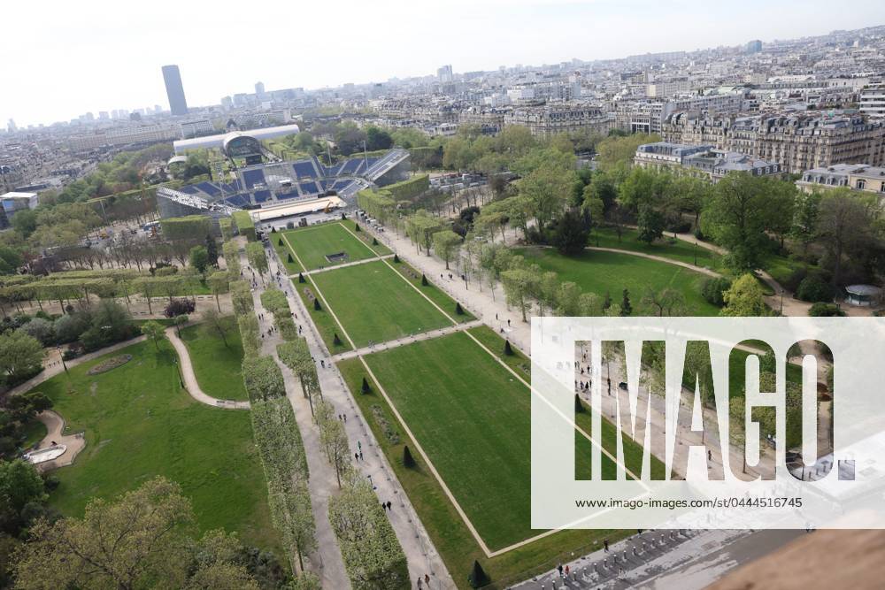 Champs De Mars Photopqr Le Parisien Le Parisien Arnaud Journois Paris