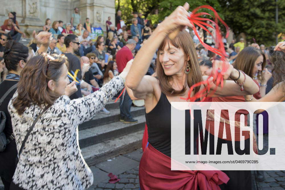 April Rome Italy Two Women Dance Popular Dances During The