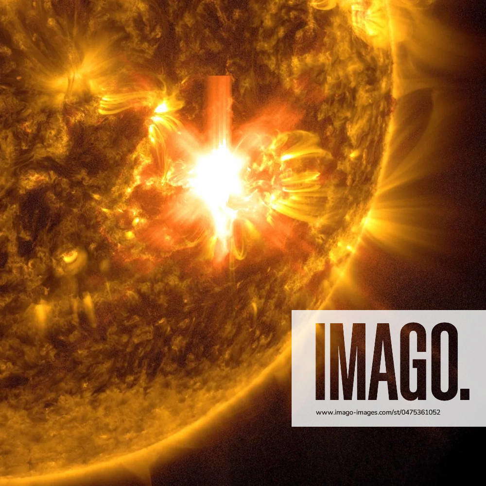 NASA S Solar Dynamics Observatory Captured This Image Of A Large Solar