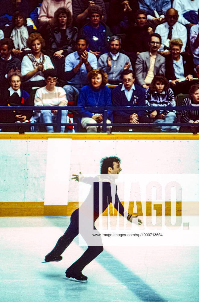 OLYMPIC LEGENDS: Brian Boitano 1988 Olympic Winter games, Winterspiele,Spiele, Summer games Figure skating, Eiskunstlauf Brian Boitano (USA) gold medal winner competing in the Men s Figure Skating Free Skate at the 1988 Olympic Winter Games. Calgary Olympic Saddledome Alberta Canada