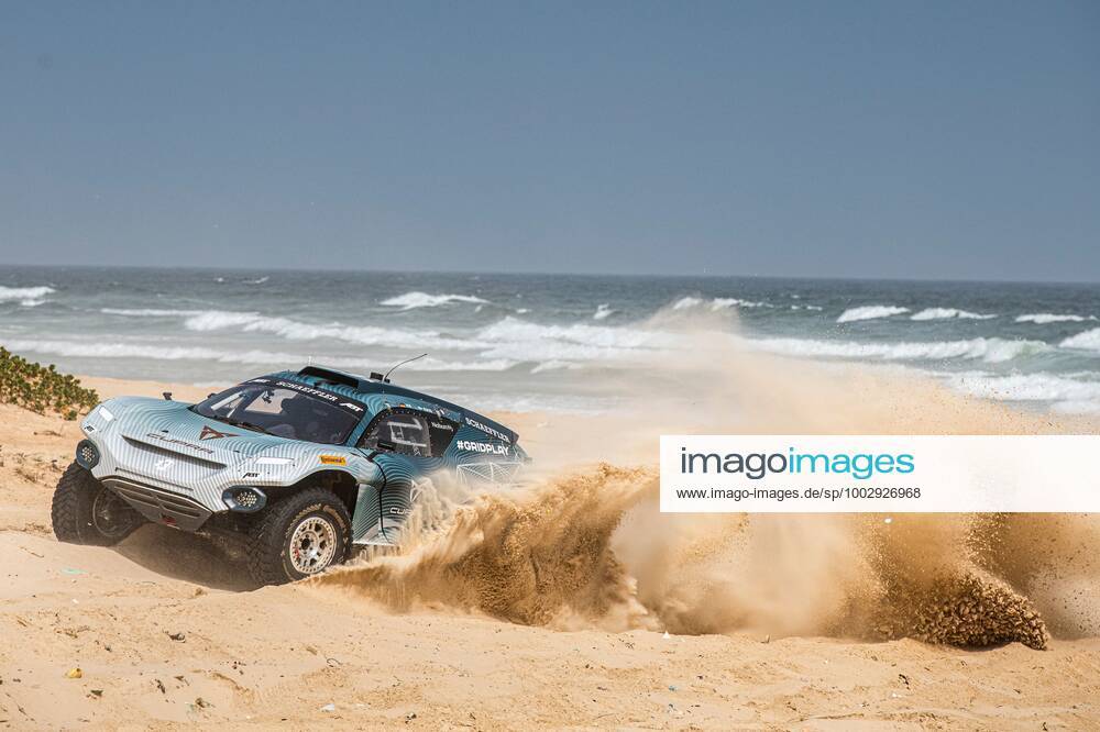 Mandatory Credit: Photo by Charly Lopez Motorsport Images Shutterstock (11985787z) Jutta Kleinschmidt (GER) Mattias Ekstrom (SWE), ABT CUPRA XE during the 2021 Extreme E Ocean X Prix 2021 XE Ocean X Prix, Lac Rose, Dakar, Senegal - 30 May 2021 2021 XE Ocean X Prix, Lac Rose, Dakar, Senegal