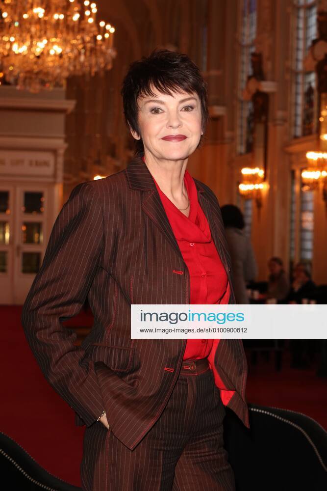 77 Katrin Sass, photo session on the set of the film Letzte Spur Berlin in the Theater des Westens, Berlin Berlin Deutschland Germany