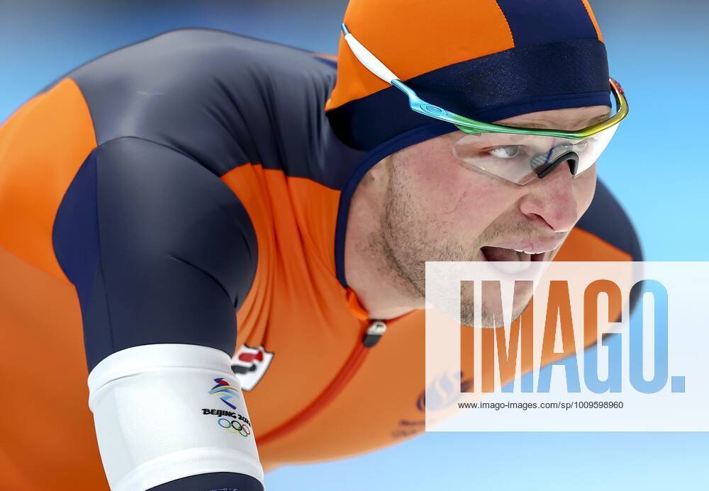 BEIJING Sven Kramer in action on the 5000m track during the second day of the 2022 Winter Olympics at the National Speed Skating Oval in Beijing, China ANP VINCENT JANNINK Speed Skating Men s 5000m 2022 ANPxSportx IVx 443699338 originalFilename: 443699338
