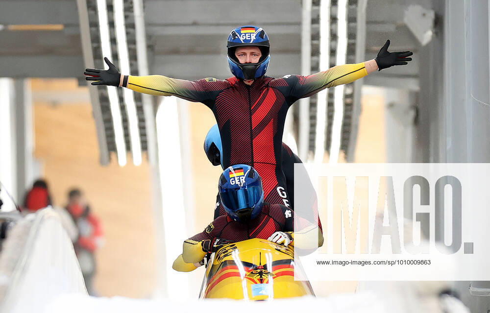 (220220) -- BEIJING, Feb. 20, 2022 -- Francesco Friedrich Thorsten Margis Candy Bauer Alexander Schueller of Germany react after the bobsleigh 4-man heat of Beijing 2022 Winter Olympics at National Sliding Centre in Yanqing District, Beijing, capital of China, Feb. 20, 2022. ) (XHTP)(BEIJING2022)CHINA-BEIJING-OLYMPIC Winter games, Winterspiele,Spiele, Summer games BOBSLEIGH-4-MEN-HEAT(CN) YaoxJianfeng