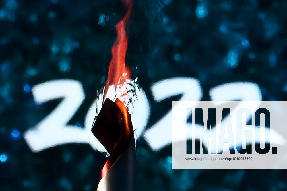 China Olympics 2022 Closing 8121818 20.02.2022 The Olympic flame burns during the closing ceremony of the Beijing 2022 Winter Olympic Games, Olympische Spiele, Olympia, OS at the National Stadium, also known as the Bird s Nest, in Beijing, China. Vladimir Astapkovich Sputnik Beijing China