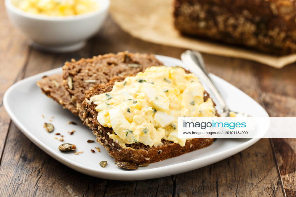 Sandwich,rye bread,egg salad vvy-fn4