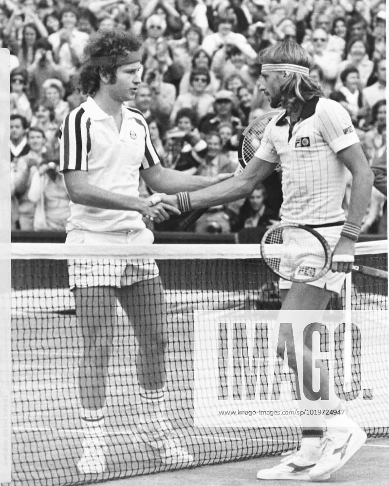 WIMBLEDON 1980, FINAL, MATCH ACTION FR V JOHN MCENROE, TENNIS PLAYER USA AND BJÖRN BORG, TENNIS PLAYER SWEDEN BORG VANN WITH 1 6,7 5,6 3,6 7,8 6 1980 07 05 c HAMMETT KEITH Aftonbladet IBL Bildbyra EXPRESSEN OUT AFTONBLADET 3780 Stockholm Sweden