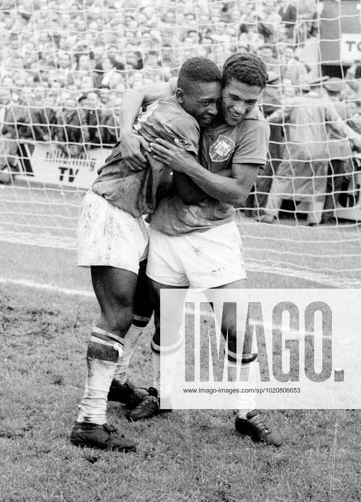 World Cup 1958 in Sweden Final Brazil Sweden 29 06 1958 in Stockholm Two-time goal scorer Pele lks is embraced by Garincha HM