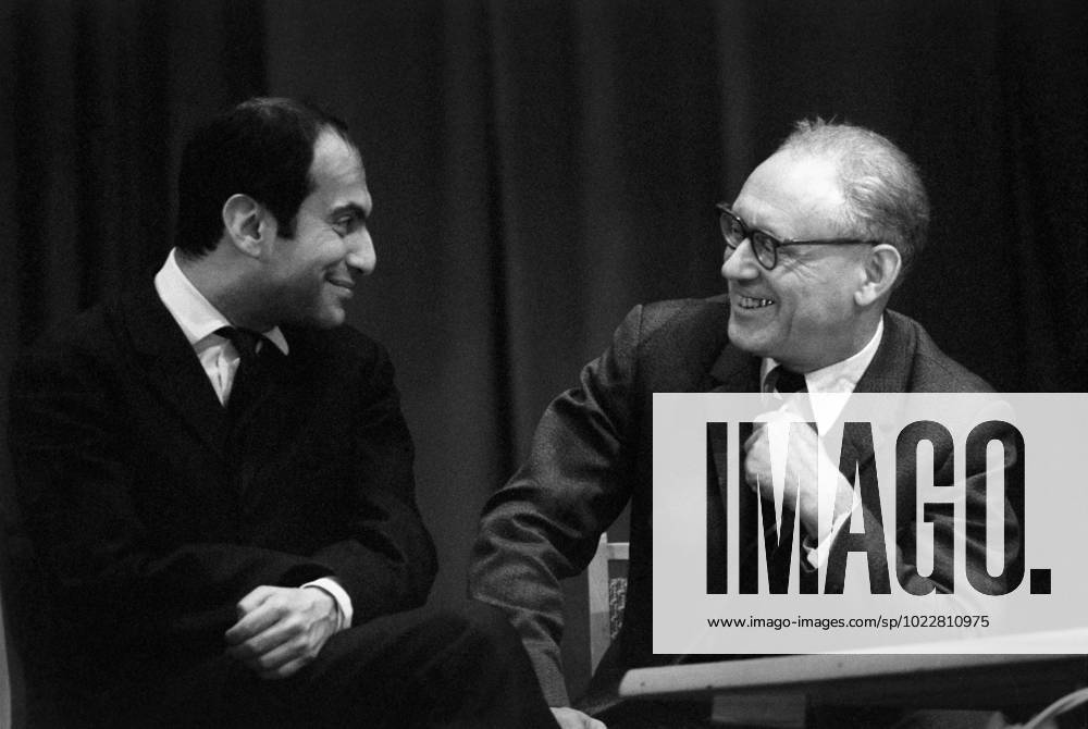 December, 1970. Moscow, USSR. Soviet world chess champions Mikhail Tal (L) and Mikhail Botvinnik have a conversation. The exact date of the photograph is unknown. Viktor Shandrin TASS 1593630