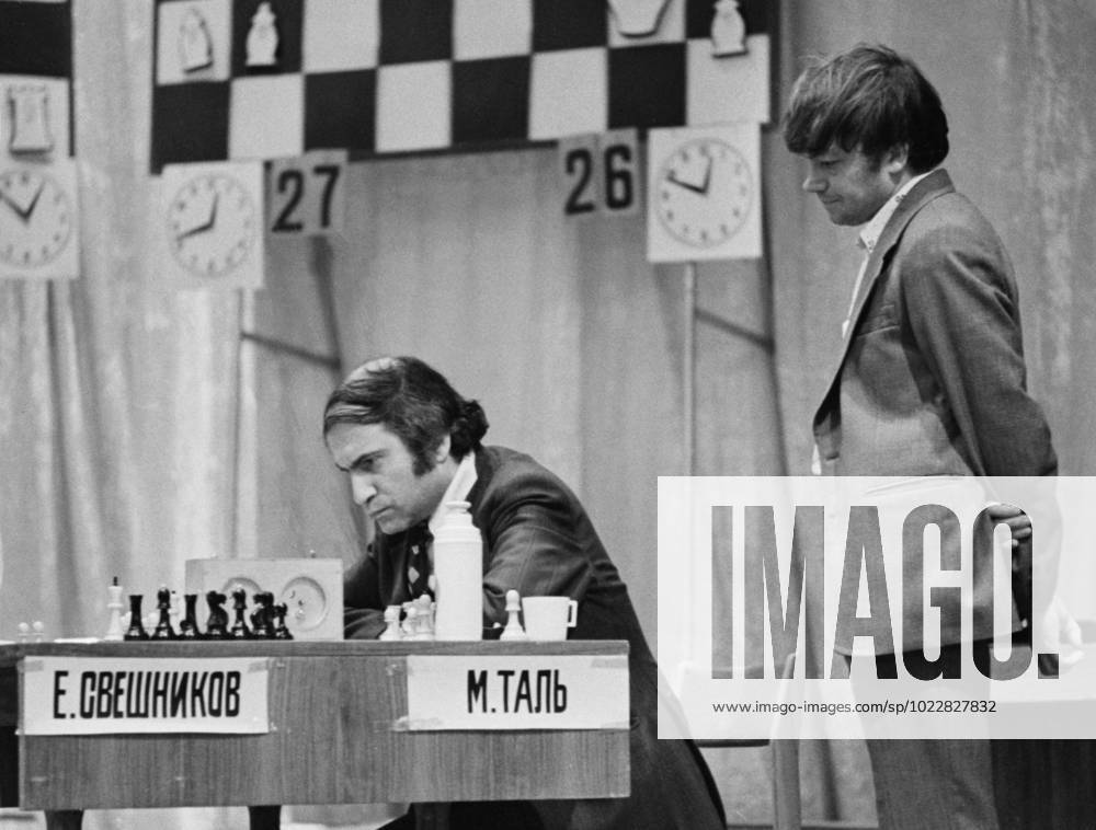 December, 1976. Moscow, USSR. Soviet Chess Grandmaster Mikhail Tal and chess player Alexander Zakharov (L-R) take part in the 1976 USSR Chess Championship in the Central House of Culture of Railway Workers. The exact date of the photograph is unknown. Vladimir Savostyanov TASS 18921720
