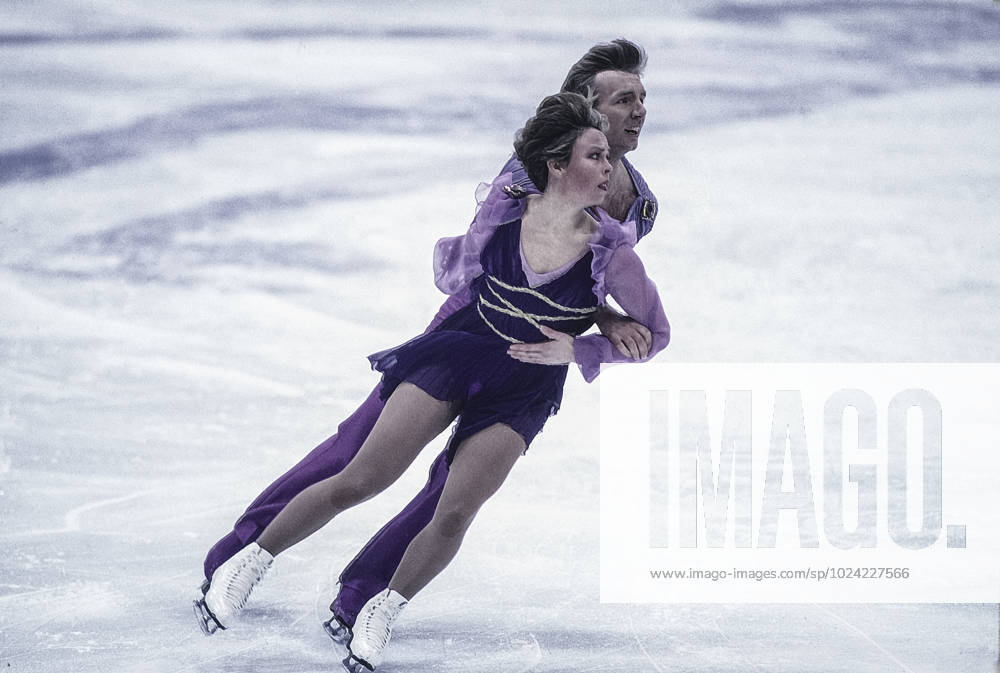 1994 Olympic Fgure Skating CHRISTOPHER DEAN AND JAYNE TORVILL (GBR) DANCE TO THE ORIGINAL BOLERO BY RAVEL DURING THE Figure skating, Eiskunstlauf EXHIBITION AT THE 1994 OLYMPIC Winter games, Winterspiele,Spiele, Summer games Lillehammer Hamar Olympic Amphitheatre Norway